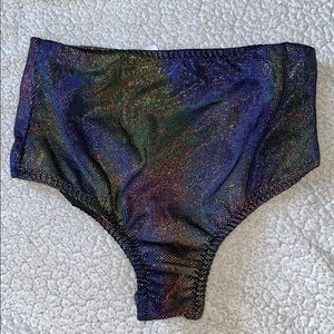 iridescent scrunch high waist shorts